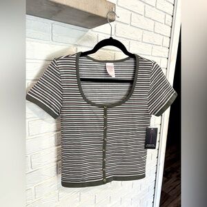 Juniors Size XL Green and Pink Striped Crop Top with Buttons